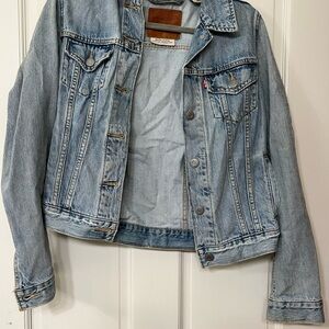 Levi's Women's Light Blue Denim Jacket